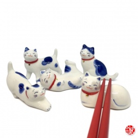 Porte-baguette MANEKi NEKO tacheté bleu en porcelaine (L5 à 6cm)