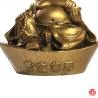 Bouddha Hotei sur lingot en résine doré (h7.5cm)