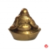 Bouddha Hotei sur lingot en résine doré (h7.5cm)