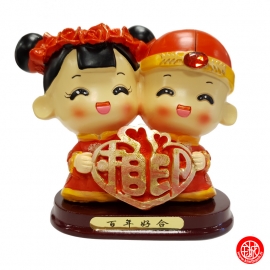 Figurine Jeunes mariés chinois en résine COEUR (Tirelire h12cm)