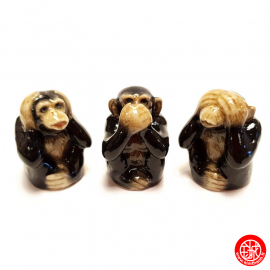 3 Singes de la sagesse en porcelaine thaïlandaise (h4.5cm)