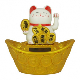 Maneki neko 招き猫 animé 100% solaire sur un gros lingot et pièces d'or (Bonheur et Richesse) blanc h11cm