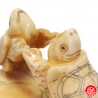 2 tortues sur une feuille de nénuphard en os de buffle (L6cm)