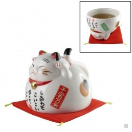 Chat-tasse en porcelaine japonaise