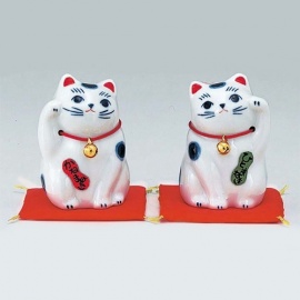 Maneki neko 招き猫 grelot AMiTié & FORTUNE en porcelaine blanc-bleu