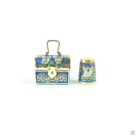 Dé à coudre+coffre en cloisonné bleu clair